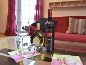 2 Schlafzimmer, individuell eingerichtet, Bettwäsche