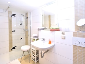 Apartment | Bathroom