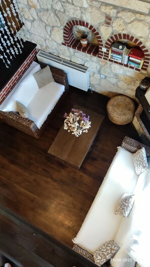 3 bedrooms, desk, free WiFi, bed sheets