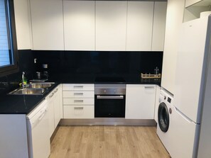 Fridge, microwave, oven, stovetop