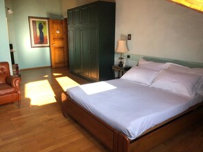 Ropa de cama hipoalergénica y sistema de insonorización 