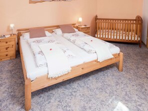 Apartment | 1 bedroom, individually furnished, cribs/infant beds