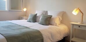 5 bedrooms, desk, iron/ironing board, free WiFi