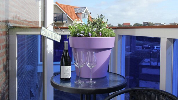 Balcony - Comfortable Holiday Home for 18 People, 100 m From the Beach of Bergen aan Zee (Bergen aan Zee)