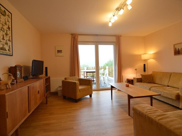 House | Living area - Lovely Holiday Home in Stipshausen With Terrace (Stipshausen)