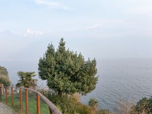Exterior - Independent House With Equipped Outdoor Area, Near the Lake (San Siro)