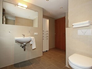 Bathroom - Cozy Farmhouse in Kaunerberg near Ski Area (Kaunerberg)