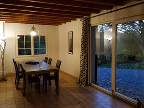 Dining - Spacious Holiday Home in Gueschart for Familes & Friends With Jacuzzi (Gueschart)