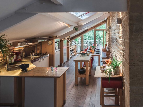 Cottage | Private kitchen | Fridge, microwave, stovetop, dishwasher - Fairytale Escape in Lamorteau (Rouvroy)