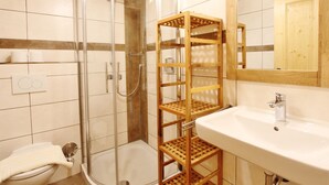 Appartement | Badkamer | Een douche
