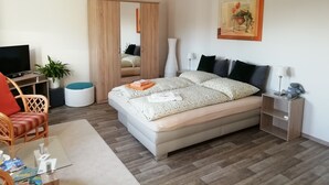 Room - Lovely First-floor Apartment in Gernrode, in the Harz, With use of the Garden (Gernrode)