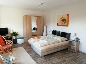 Apartment - Lovely First-floor Apartment in Gernrode, in the Harz, With use of the Garden (Gernrode)