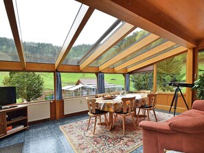 Apartment | Balcony - Paradisiacal Apartment in Wieden With Garden (Wieden)