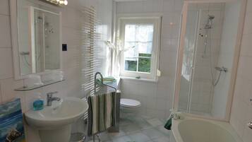 Apartment | Bathroom