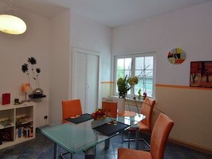 Apartment | Dining