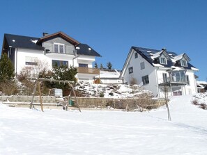 Exterior - Cozy Apartment With Garden in Düdinghausen (Medebach)