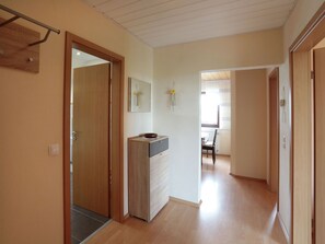 1 bedroom, individually furnished, bed sheets - Cozy Apartment With Garden in Düdinghausen (Medebach)