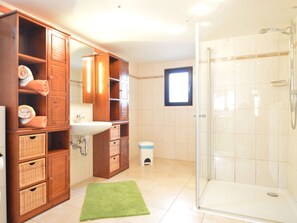 House | Bathroom