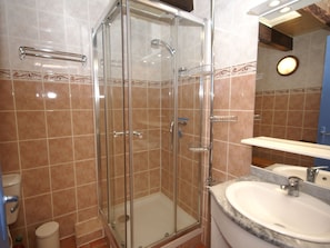 Buồng tắm vòi sen 