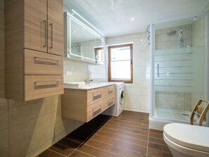 Chalet | Bathroom - Luxurious Chalet in Zell am See Near Ski Area (Zell am See)