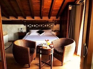 Daily buffet breakfast for a fee - Hotel San Marcos (Santillana del Mar)