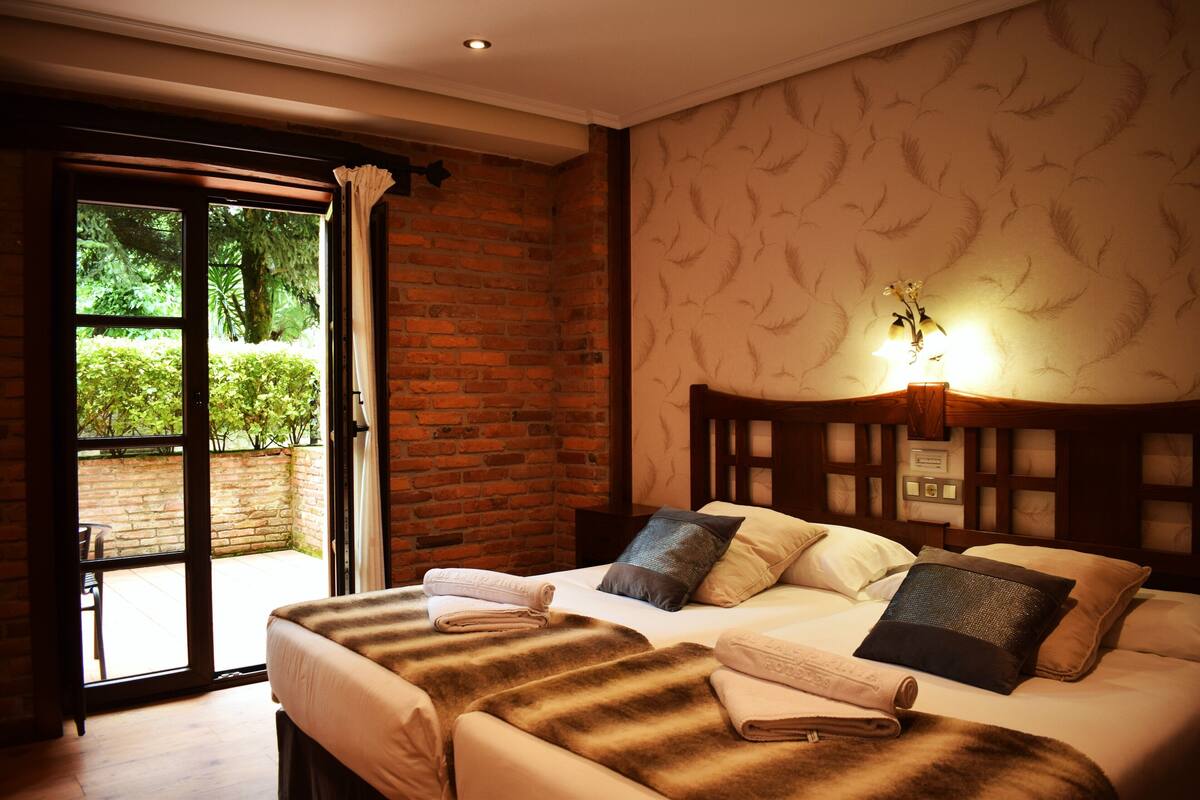 standard double or twin room, balcony | 1 bedroom, minibar, in-room safe, desk