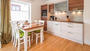 Dining - Cozy Apartment near Ski Area in Zell am See (Zell am See)
