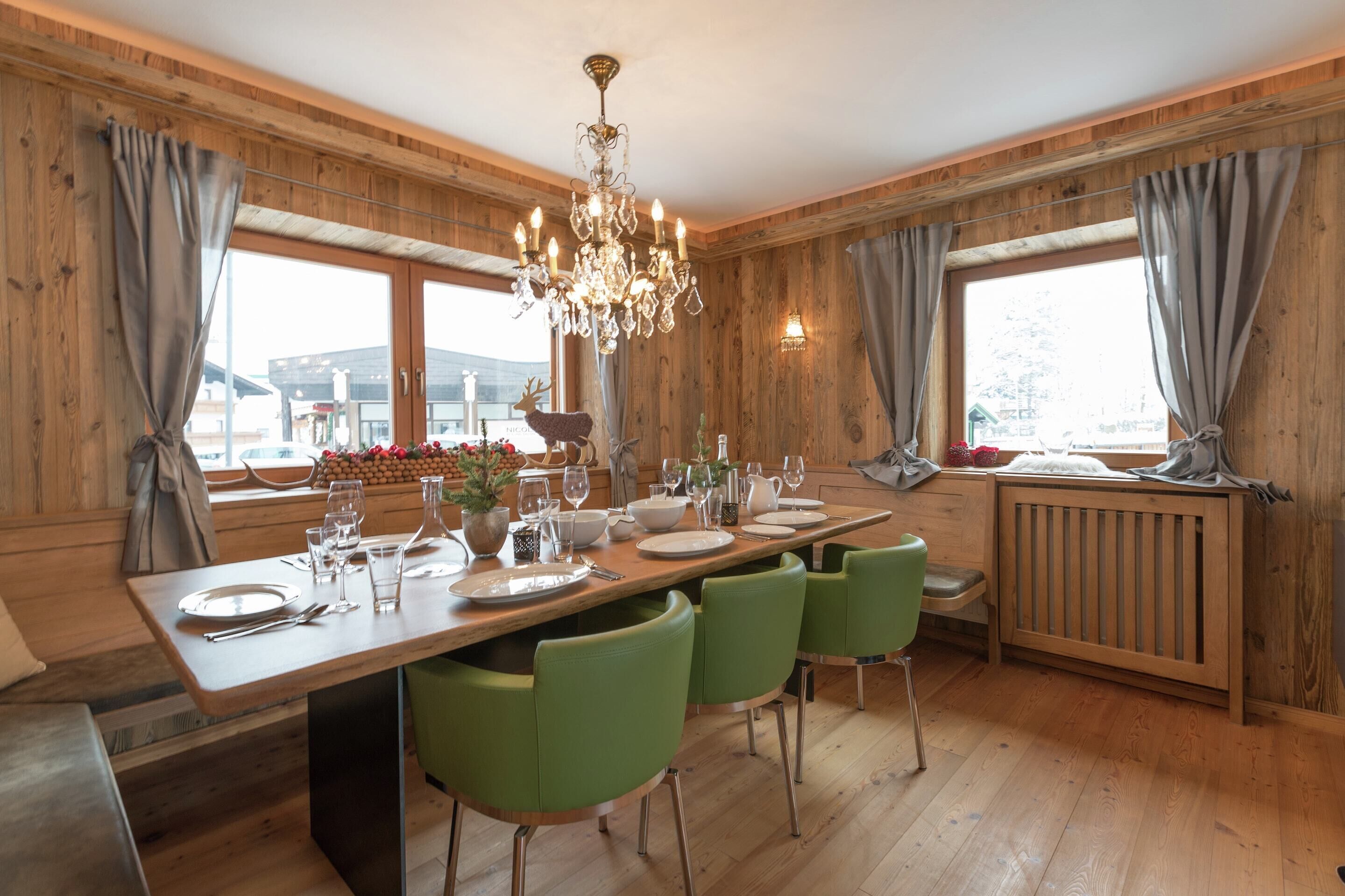 Chalet | Dining
