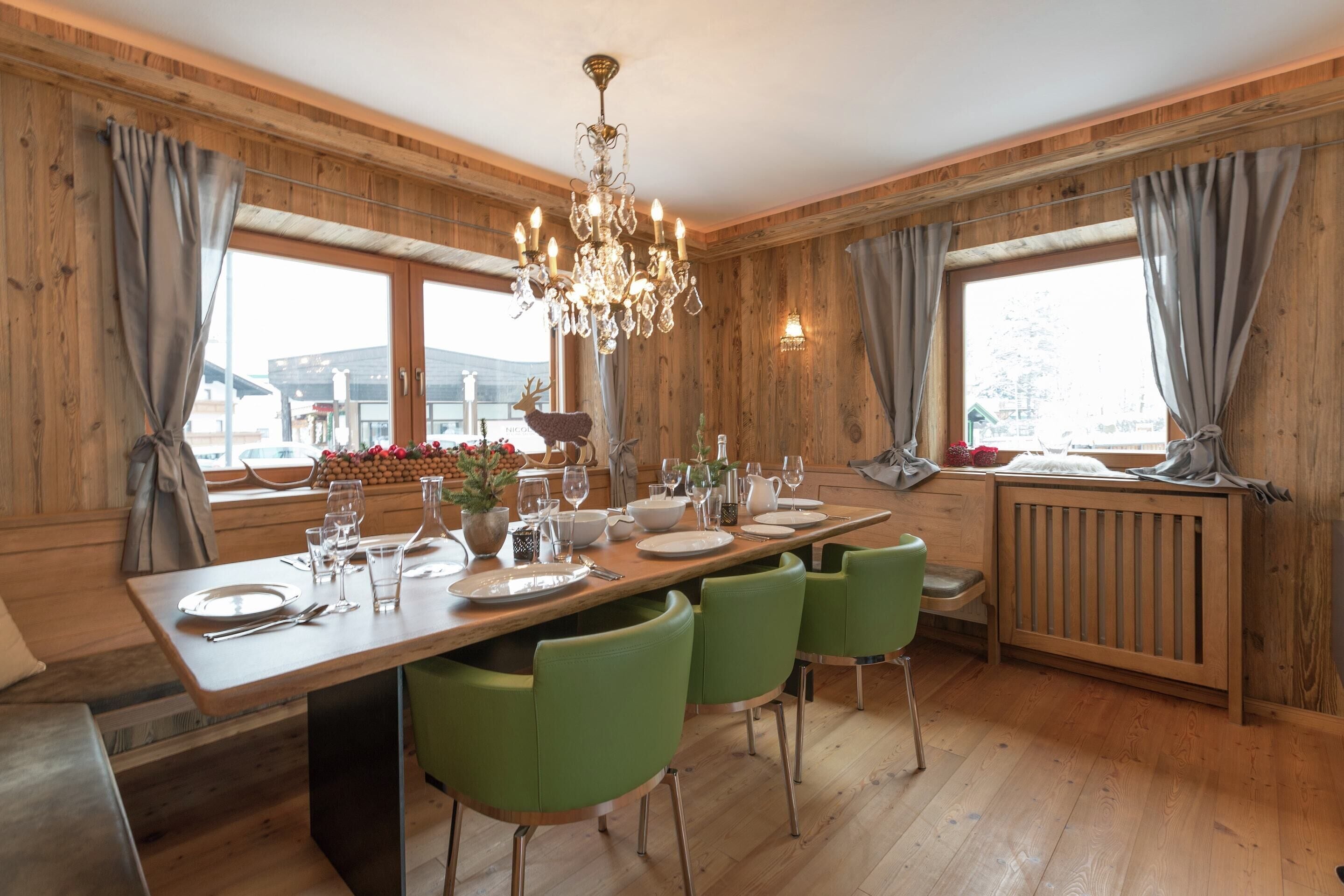 Chalet | Dining