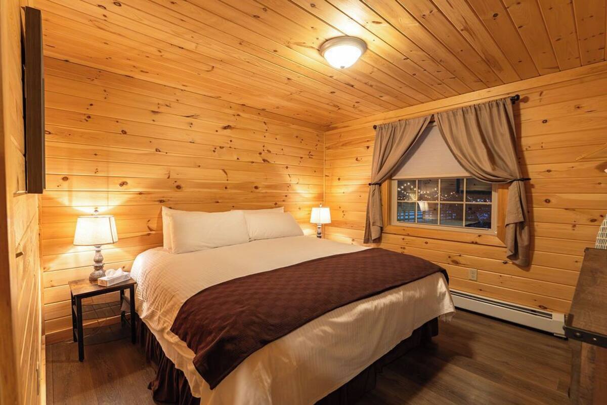 Premium bedding, down comforters, iron/ironing board, WiFi (free)