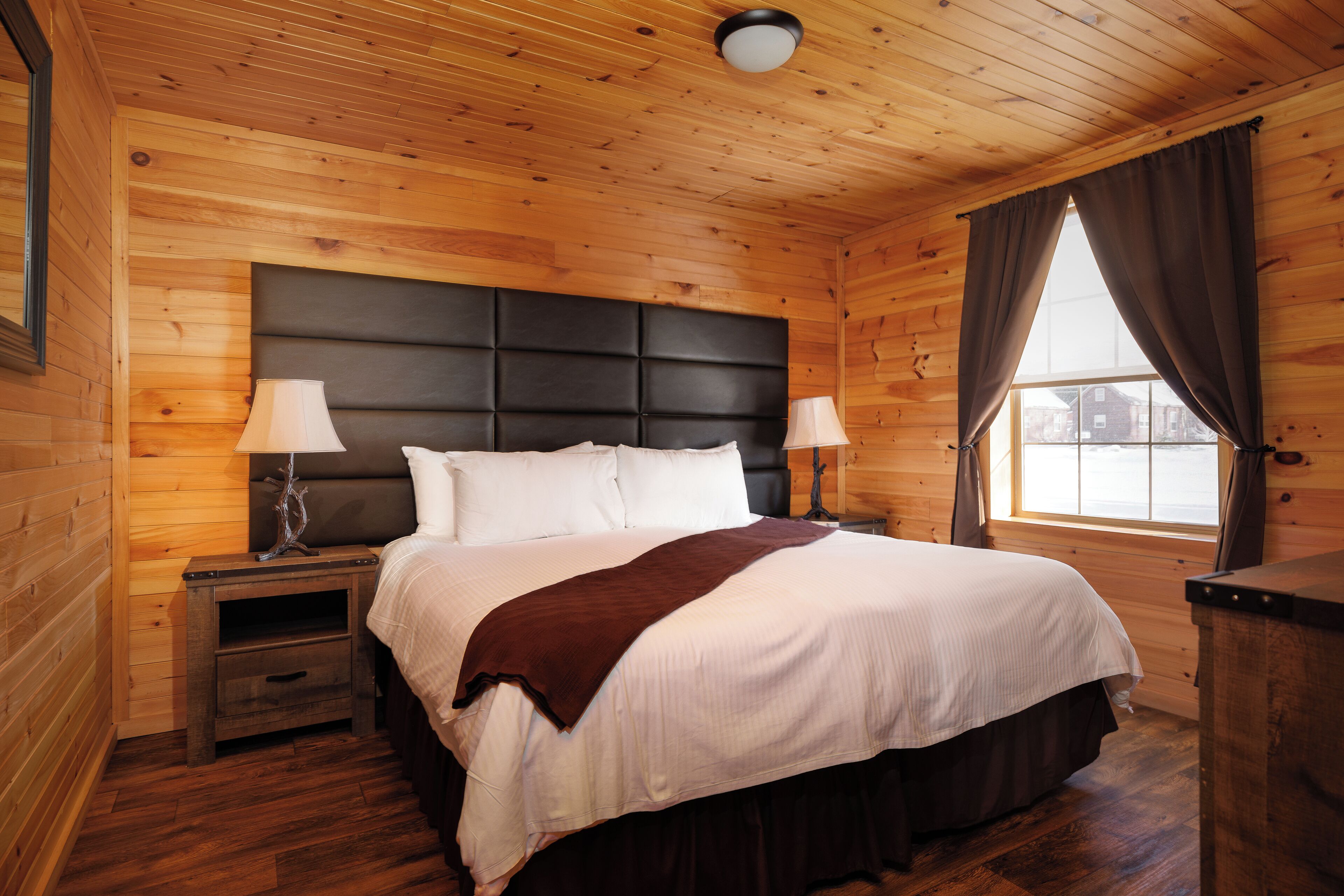 Premium bedding, down comforters, iron/ironing board, free WiFi