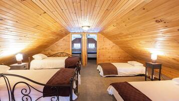 Premium bedding, down duvets, iron/ironing board, free WiFi