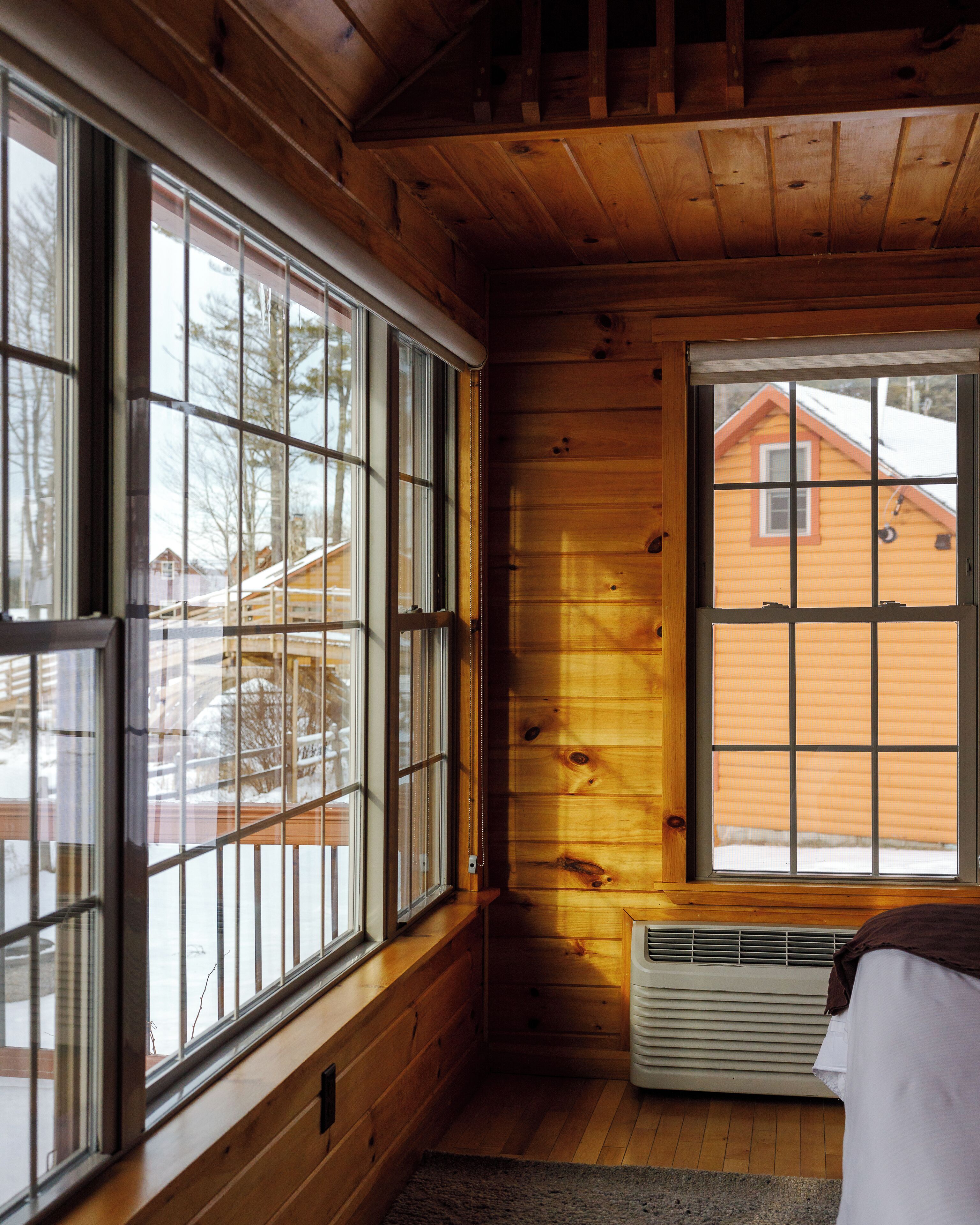 Premium bedding, down comforters, iron/ironing board, travel crib