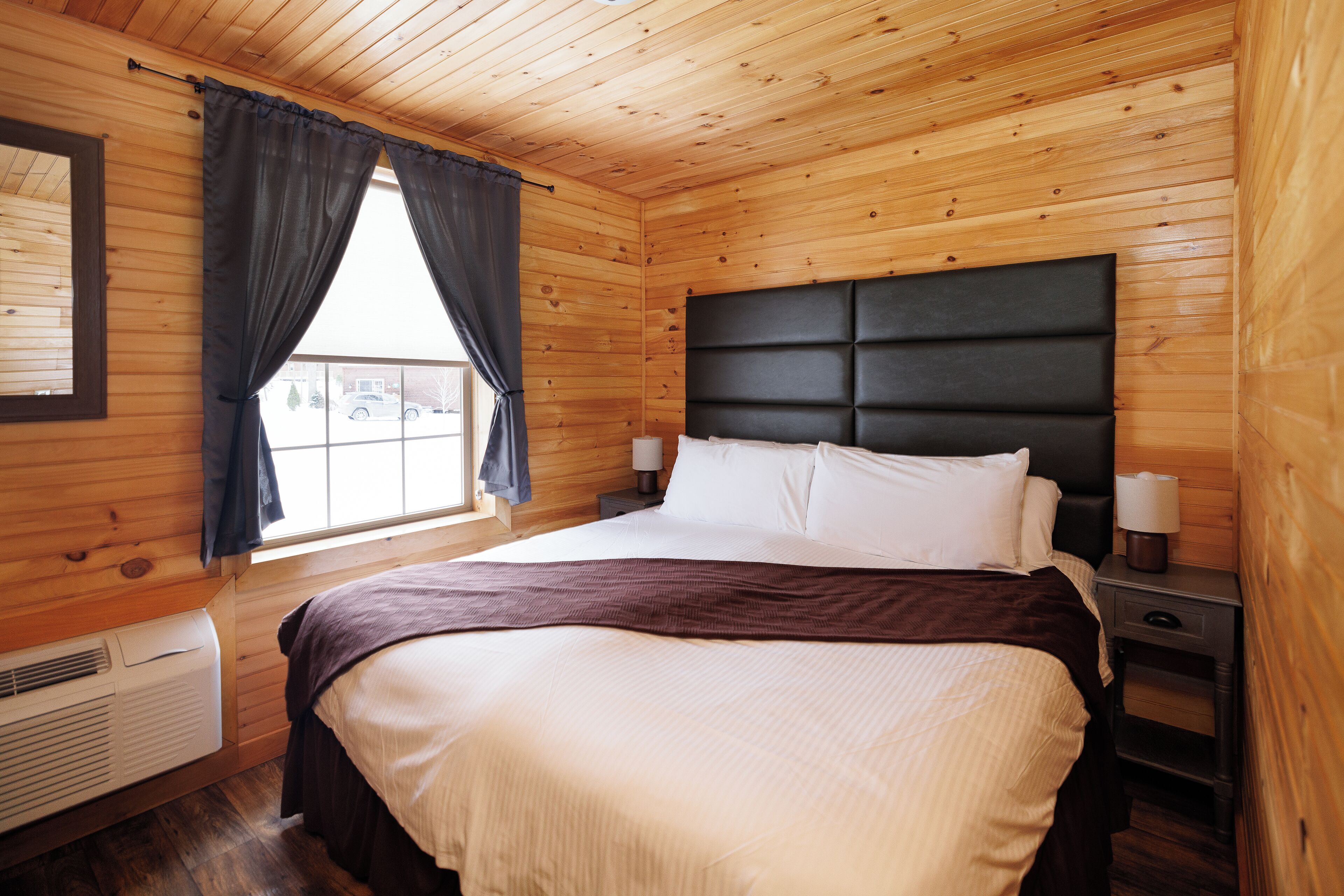 Rustic Family Haven, 6 Bedrooms | Premium bedding, down comforters, iron/ironing board, travel crib