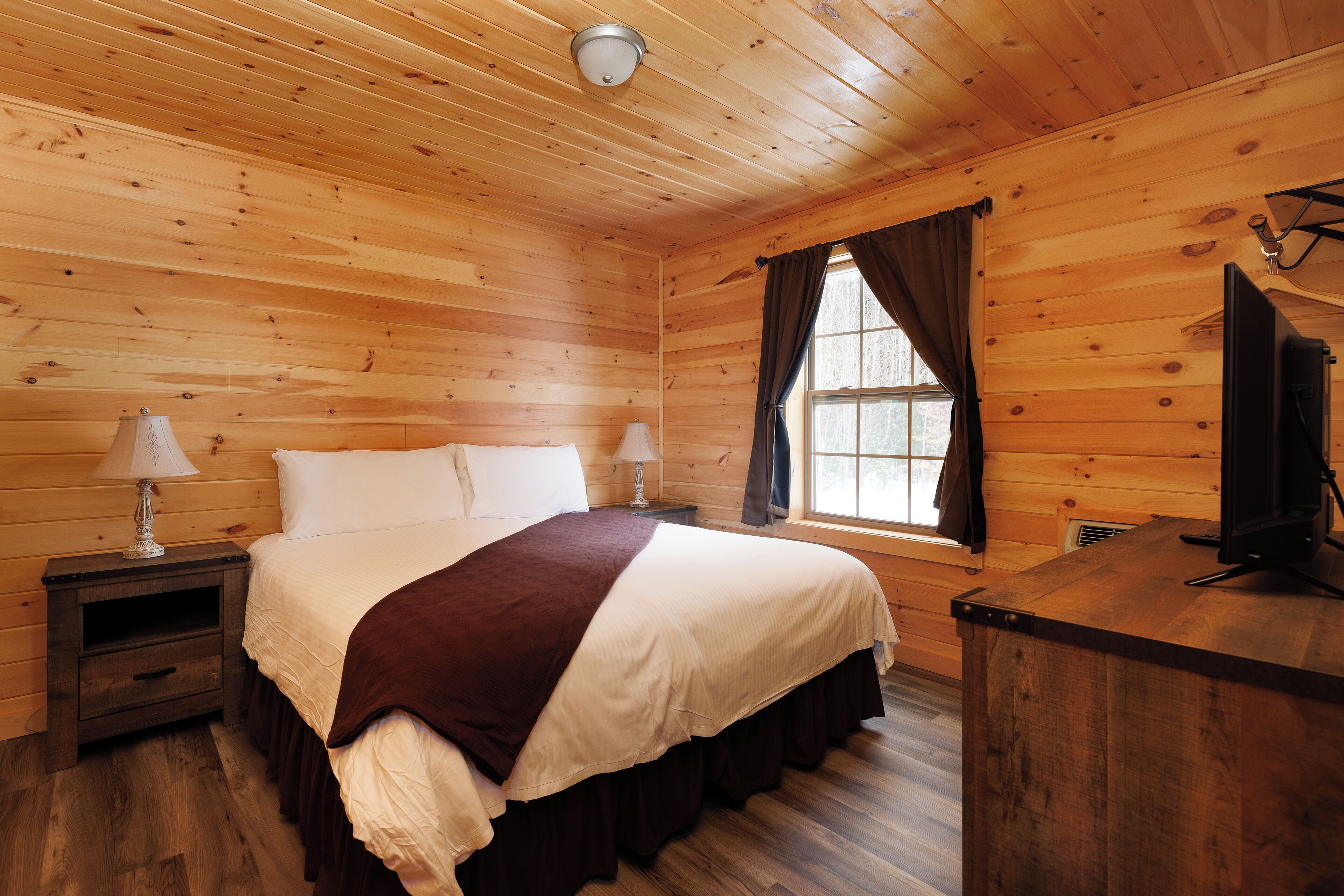 Premium bedding, down comforters, iron/ironing board, free WiFi