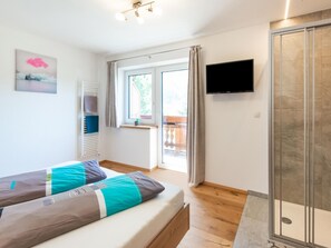 Talo | 4 makuuhuonetta, yksilöllisesti kalustettu, vuodevaatteet