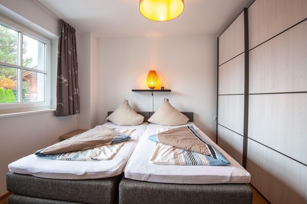 Apartment | 3 bedrooms, bed sheets - Apartment Near the ski Slope in Brixen (Brixen im Thale)
