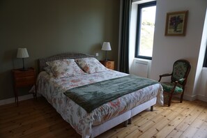 5 sovrum, skrivbord, resesäng och gratis wi-fi
