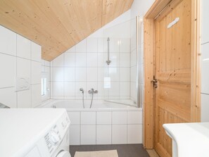 Chalet | Bathroom