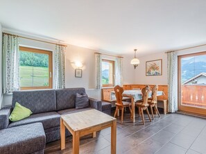 Apartment | Dining - Cozy Apartment in Fendels near Ski Area (Fendels)