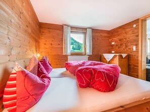 Apartment | 2 bedrooms, individually furnished, bed sheets - Cozy Apartment in Fendels near Ski Area (Fendels)