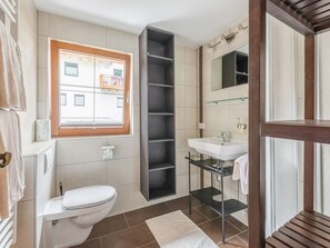 Apartment | Bathroom | Towels - Cozy Apartment in Fendels near Ski Area (Fendels)