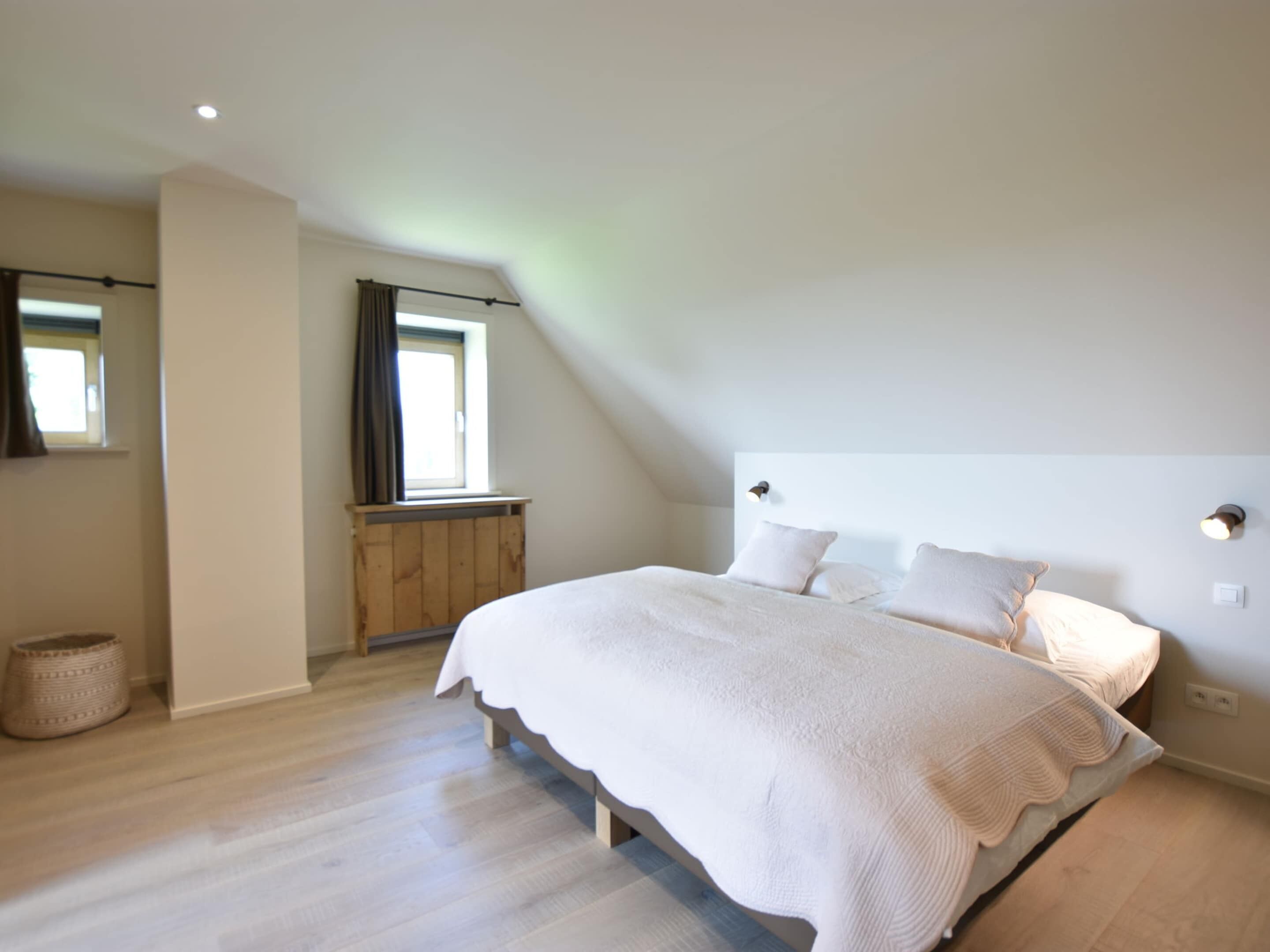 Casa | 4 quartos, individualmente mobiliados, roupa de cama