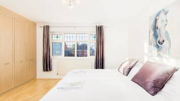 Ferienhaus, eigenes Bad (4 Bed Nec/Bhx/Snowdome) | 4 Schlafzimmer