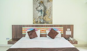 1 bedroom, in-room safe, individually decorated, individually furnished - Lals Plaza Hotel (Bhopal)
