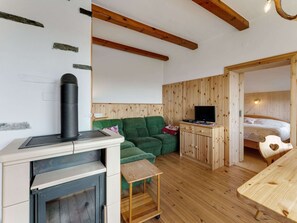 House | 2 bedrooms, individually furnished, bed sheets - Alpine Hut in Eberstein Near Ski Area (Eberstein)
