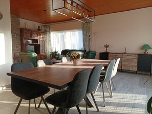 Villa | Dining