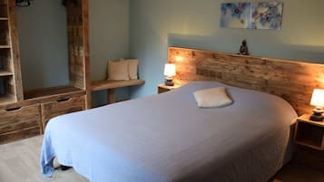 4 bedrooms, individually furnished, iron/ironing board, bed sheets