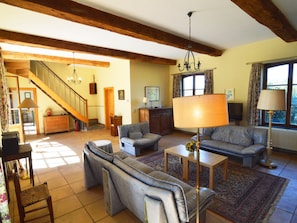 Cottage | Living area | Fireplace