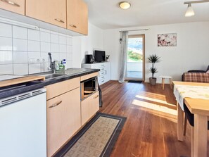 Private kitchen - Apartment in Gaschurn Near Ski Lift (Gaschurn)